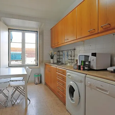 Localtraveling Downtown - Family Apartment Lissabon