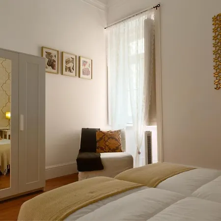 Localtraveling Downtown - Family Apartment Lissabon