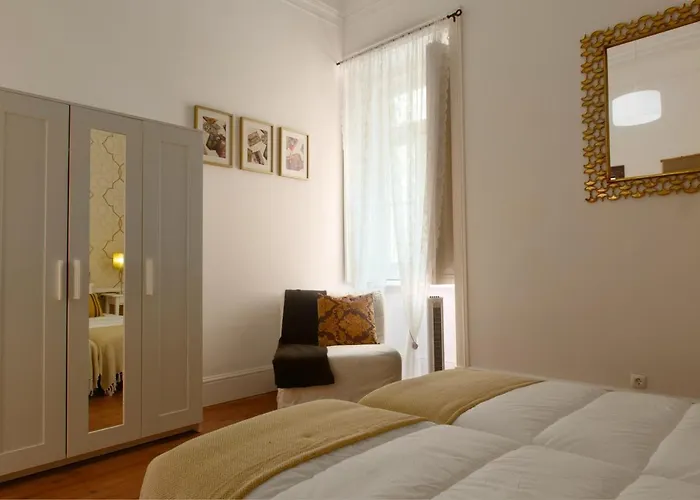 Localtraveling Downtown - Family Apartment Lissabon
